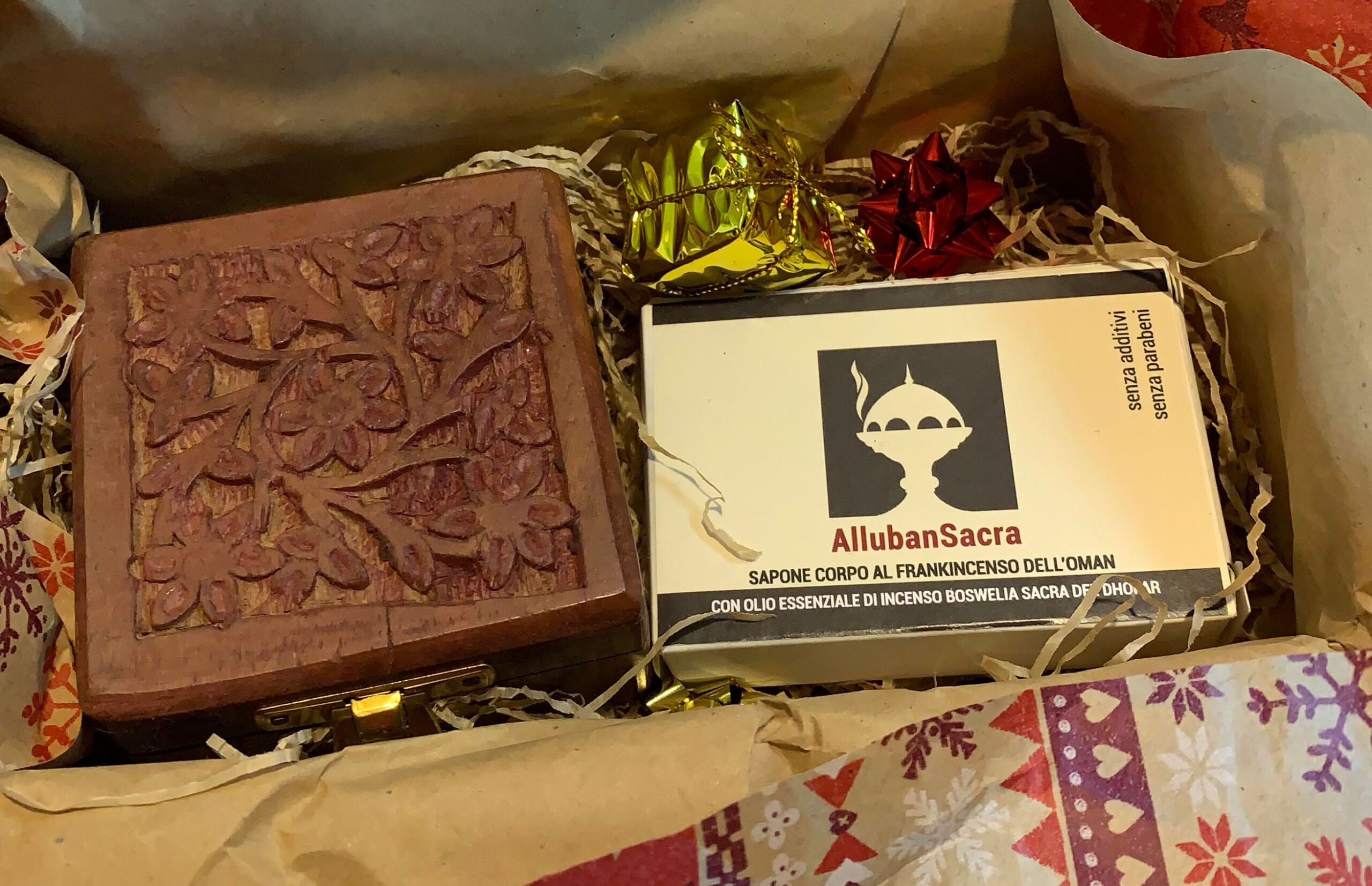 Idea Regalo Natale con Cofanetto Legno intarsiato e Frankincenso Hojari Boswellia Sacra dell’Oman.