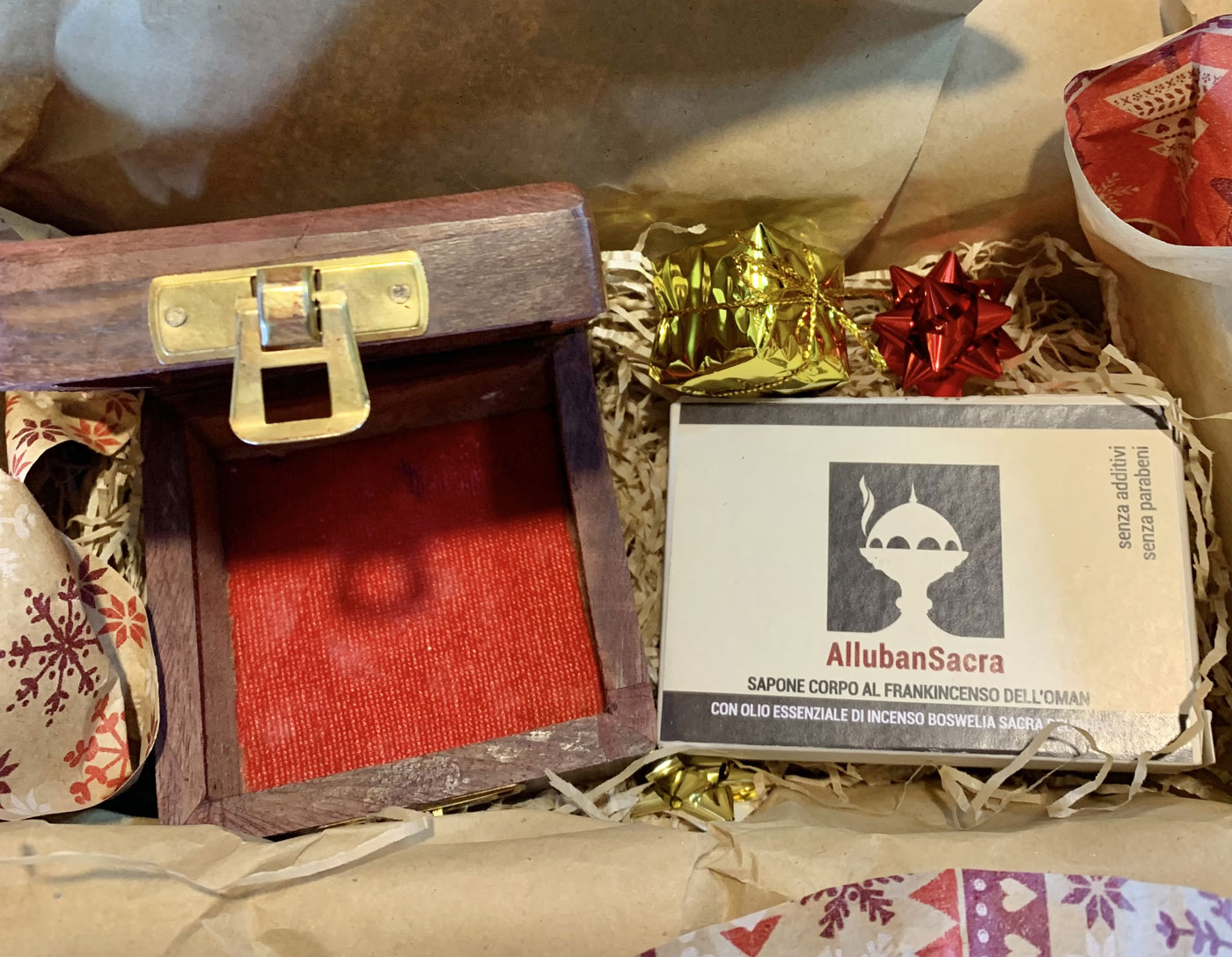 Idea Regalo Natale con Cofanetto Legno intarsiato e Frankincenso Hojari Boswellia Sacra dell’Oman. - immagine 2